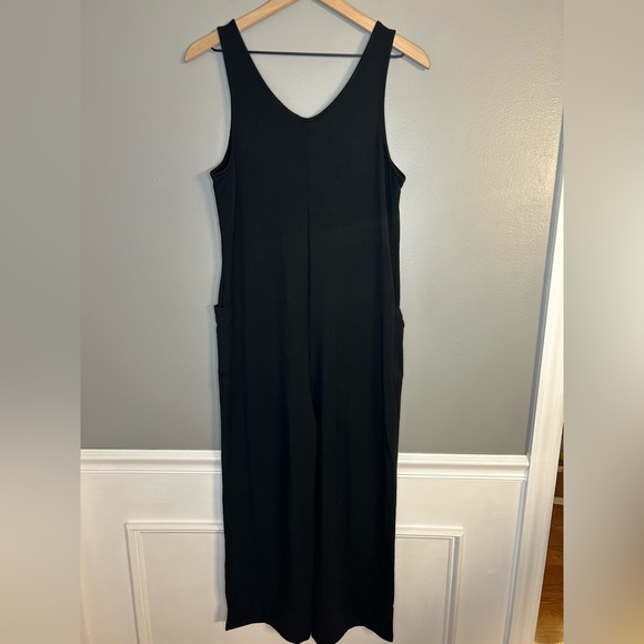 Threads 4 Thought V Neck Rainey Patch Pocket Jumpsuit in Black, Size Small - Picture 11 of 14